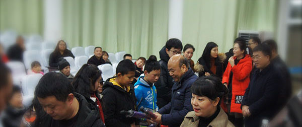 �������